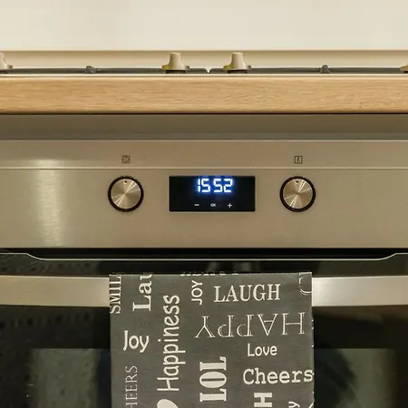 Lägenhet Modern And Stylish W Terrace