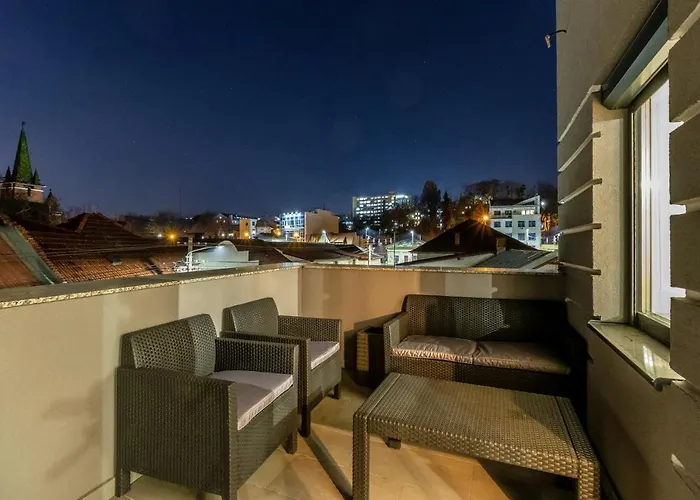 Modern And Stylish W Terrace Apartament